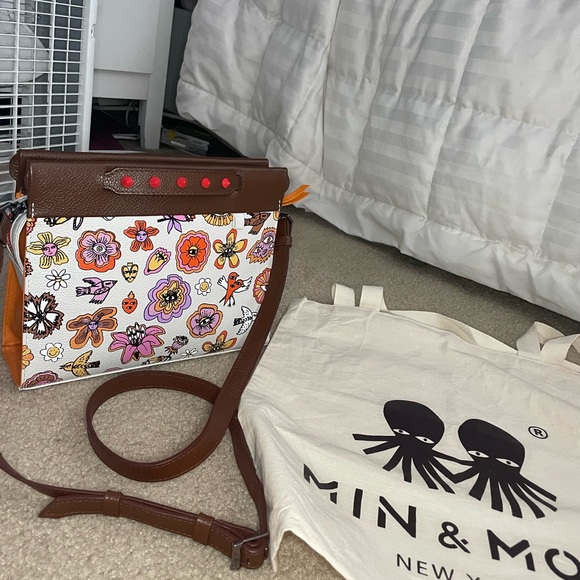 Min & Mon Brown and White Floral Crossbody Bag - Picture 2 of 8
